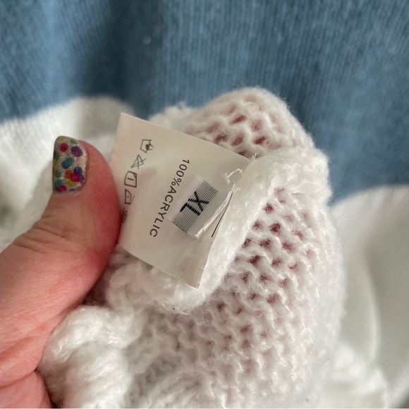 Womans, XL, v neck sweater. Cozy, warm, School, teacher, casual, date night - Picture 4 of 4